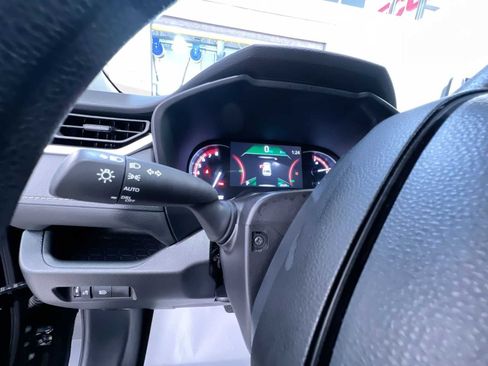Used 2025 Toyota RAV4 XLE FWD image 18