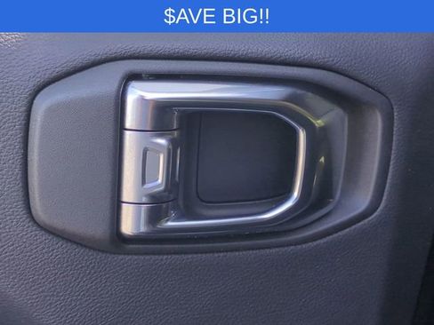 Used 2025 Jeep Wrangler Unlimited Sahara image 26