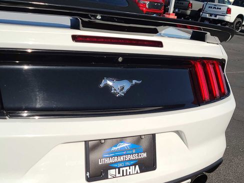Used 2017 Ford Mustang Premium RWD image 15