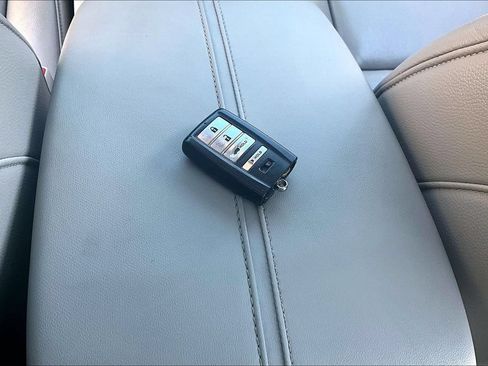 Used 2017 Acura TLX FWD image 14