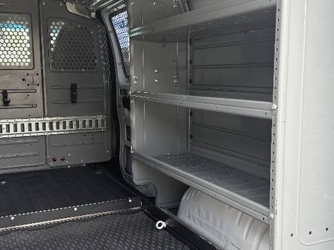 Used 2015 Chevrolet Express 2500 RWD image 28