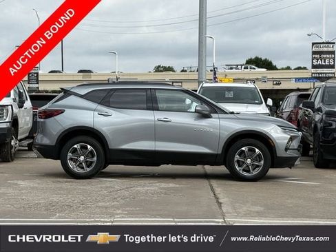 Used 2024 Chevrolet Blazer LT w/ Convenience Package FWD image 5