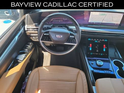 Certified 2026 Cadillac Escalade ESV Luxury w/ LPO, Floor Liner Package RWD image 18