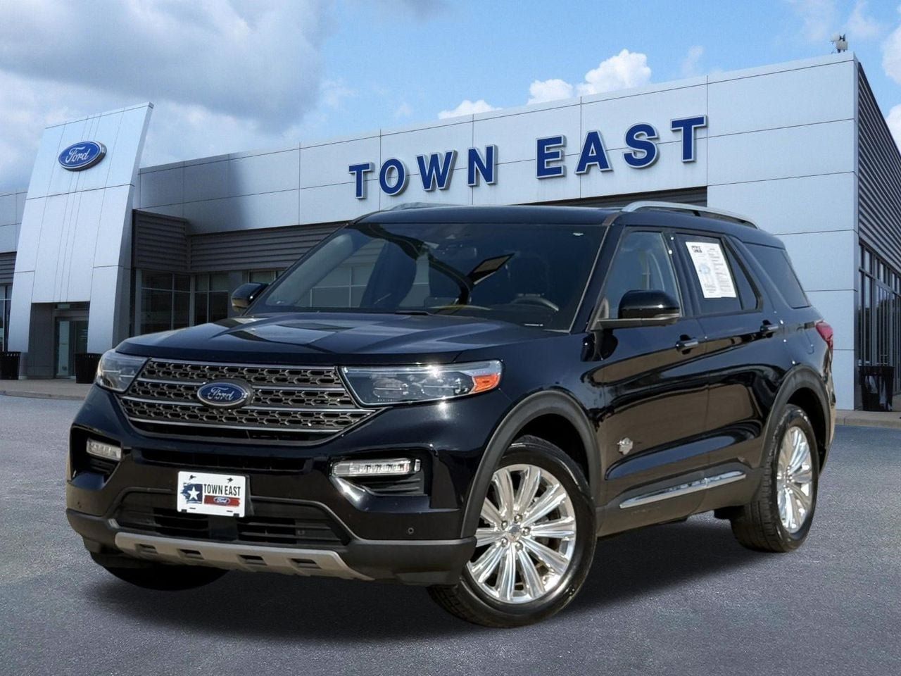 Used 2021 Ford Explorer King Ranch w/ Premium Technology Package RWD image 1