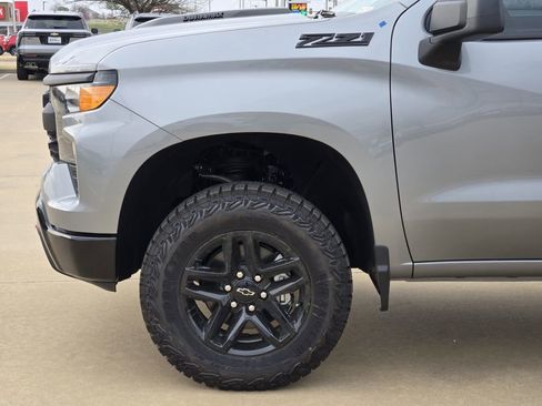 New 2026 Chevrolet Silverado 1500 Custom Trail Boss w/ LPO, Dark Essentials Package image 5