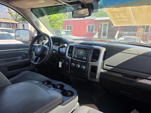 Used 2016 RAM 2500 SLT image 27