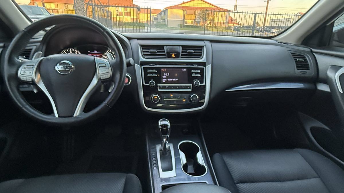 Used 2018 Nissan Altima 2.5 SR FWD image 24