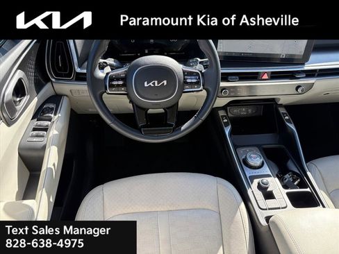 Used 2025 Kia Sorento EX image 23