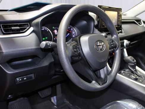 Used 2020 Toyota RAV4 LE w/ All Weather Liner Package AWD/4WD image 20