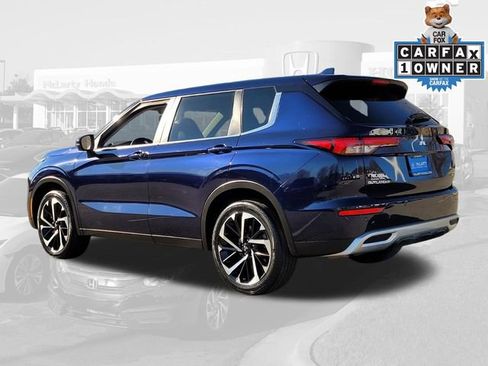 Used 2024 Mitsubishi Outlander SE image 3