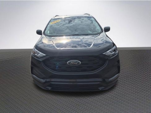 Used 2024 Ford Edge SE w/ Black Appearance Package image 3