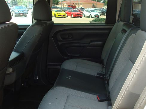 Used 2021 Nissan Titan S w/ S Utility Package image 7