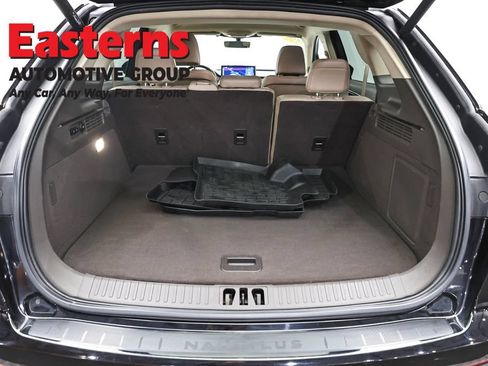 Used 2022 Lincoln Nautilus AWD w/ Premium Package image 9