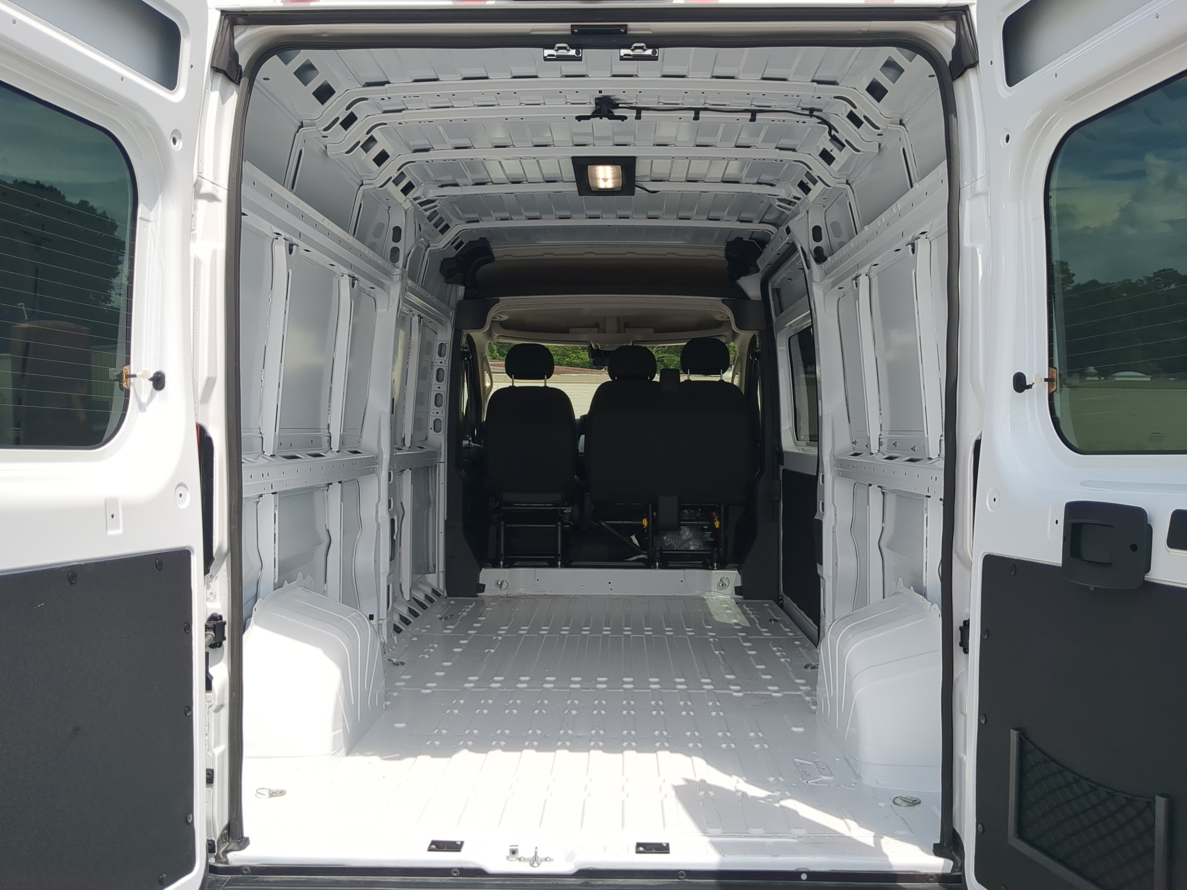 New 2026 RAM ProMaster 2500 w/ Premium Convenience Group FWD image 11