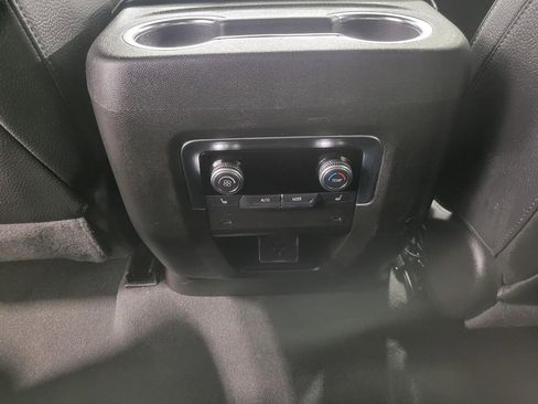 Certified 2025 GMC Yukon XL Denali image 23