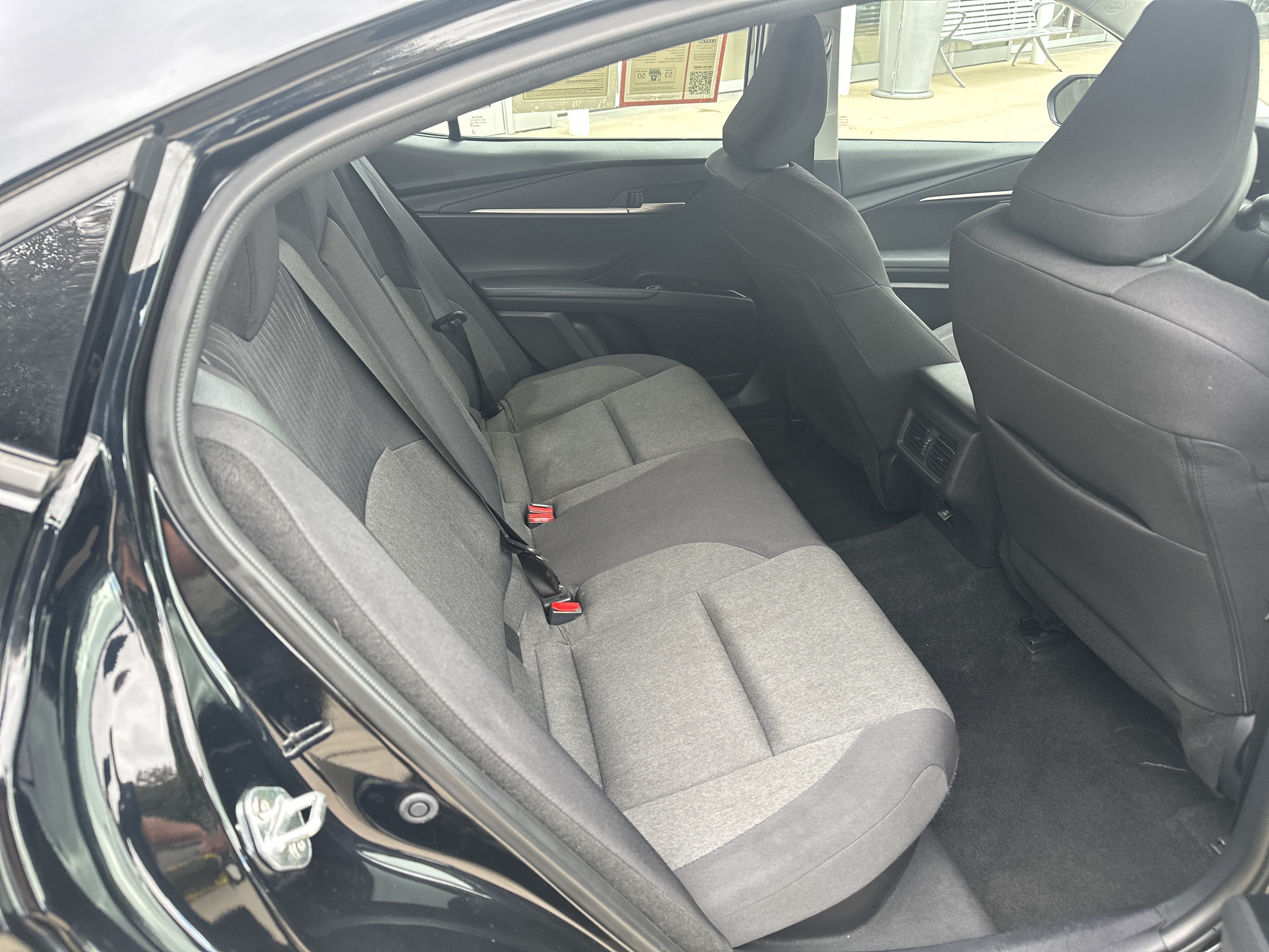 Used 2025 Toyota Camry LE FWD image 30