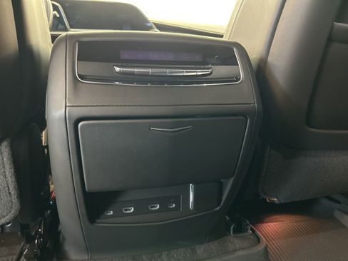 Used 2023 Cadillac Escalade ESV V image 33