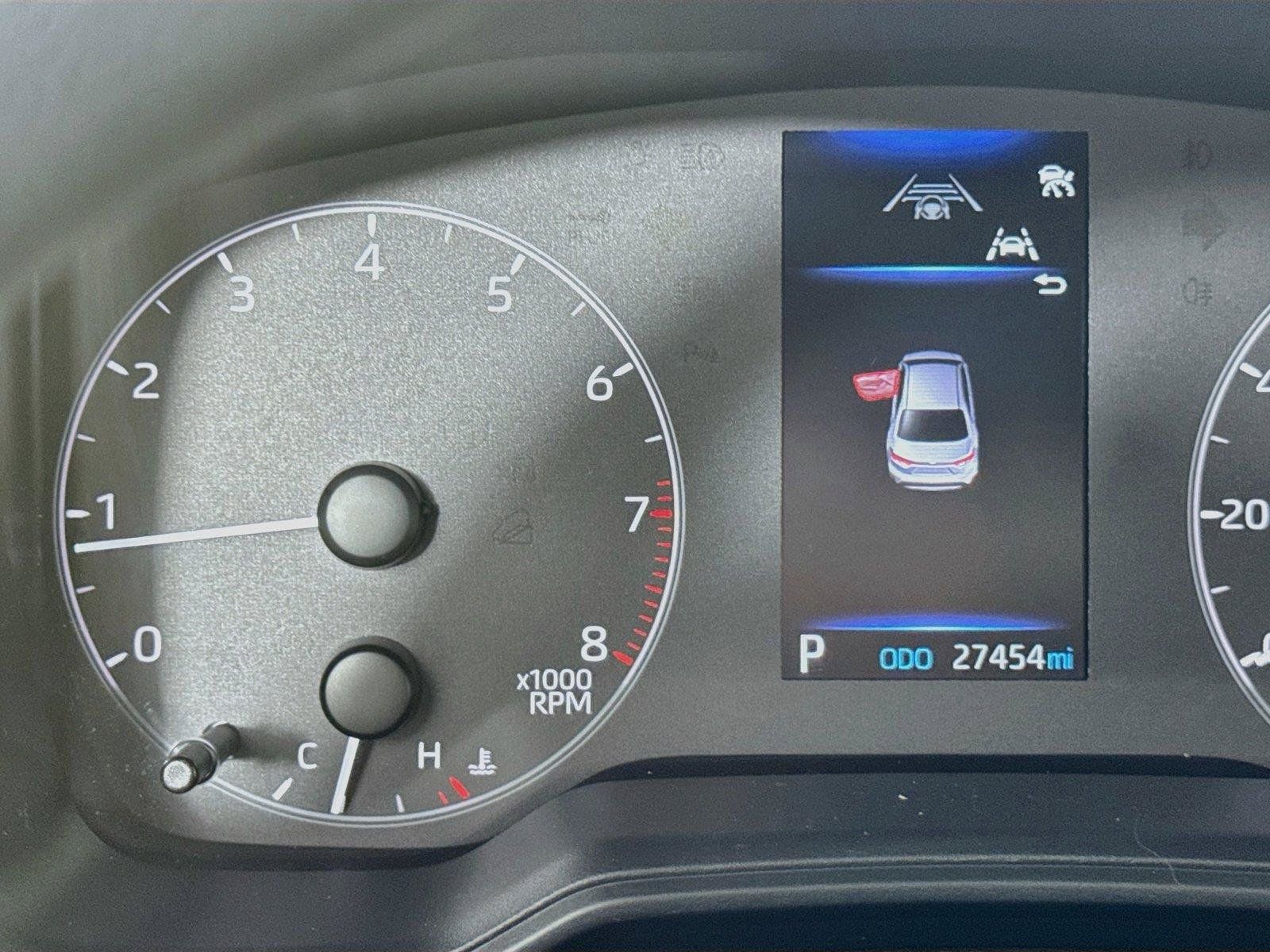 Used 2025 Toyota Corolla LE FWD image 12