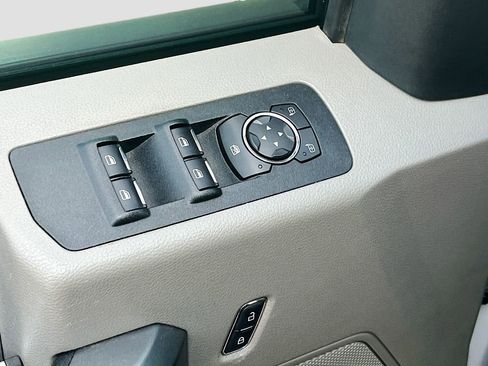 Used 2019 Ford F150 XLT w/ Equipment Group 302A Luxury RWD image 18