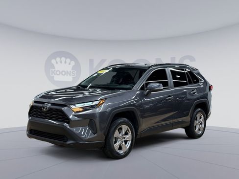 Used 2023 Toyota RAV4 XLE w/ Convenience Package FWD image 1