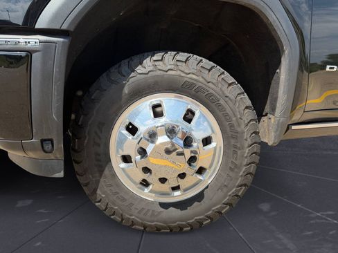 Used 2024 GMC Sierra 3500 Denali Ultimate AWD/4WD image 14