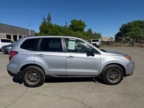 Used 2014 Subaru Forester 2.5i image 6