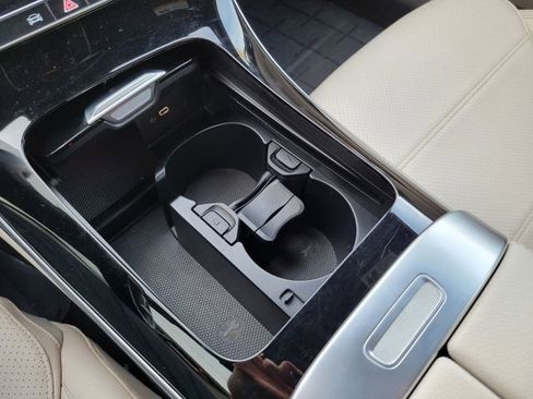 Used 2023 Mercedes-Benz C 300 4MATIC Sedan w/ Exclusive Trim Package image 37