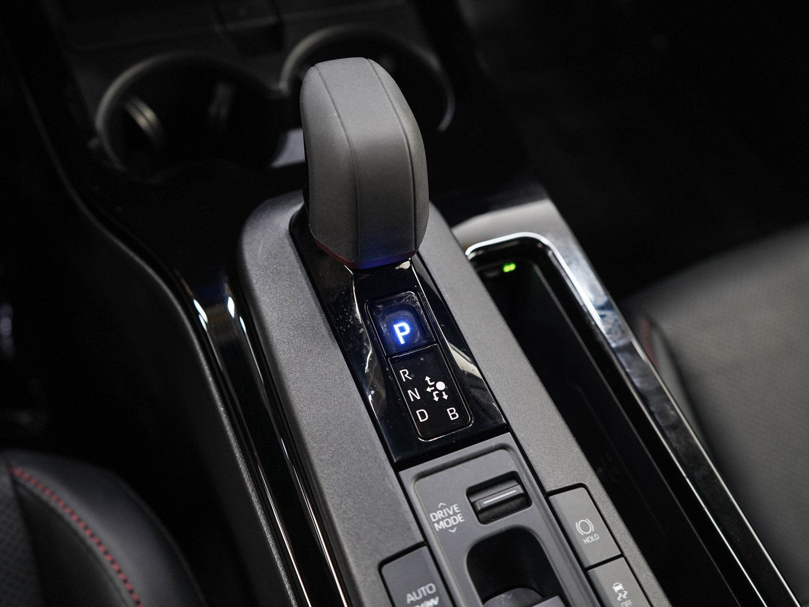 Used 2026 Toyota Prius Plug-In Hybrid FWD image 22