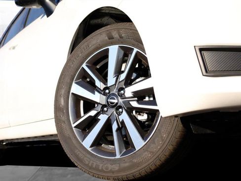 New 2025 Nissan Versa SV w/ Trunk Package image 3