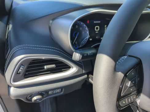 New 2026 Chrysler Pacifica Select w/ S Appearance Package image 21