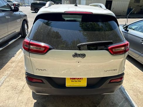 Used 2016 Jeep Cherokee Limited AWD/4WD image 6