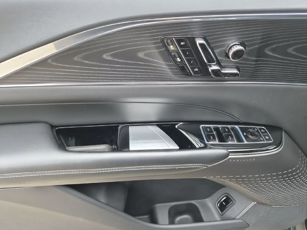 Certified 2024 Cadillac Lyriq Sport AWD/4WD image 25