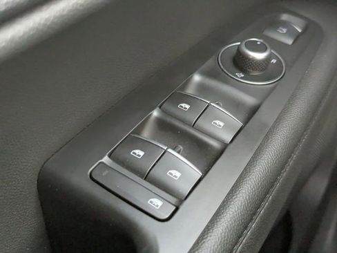 Used 2023 Alfa Romeo Stelvio Sprint image 26