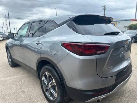 Used 2025 Chevrolet Blazer LT FWD image 9