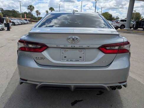 Used 2021 Toyota Camry SE FWD image 5