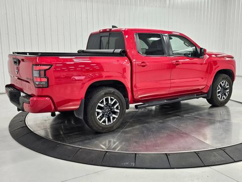 Used 2022 Nissan Frontier SV AWD/4WD image 5