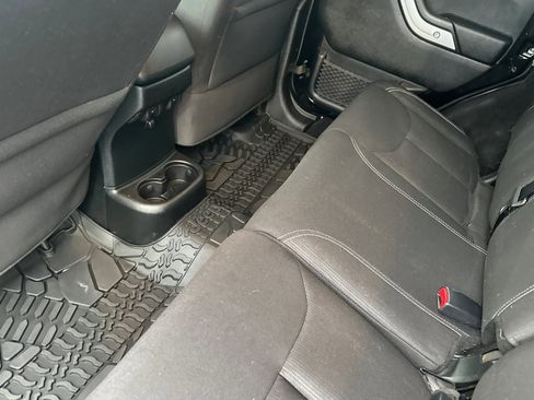 Used 2017 Jeep Wrangler Unlimited Sahara w/ Connectivity Group image 12