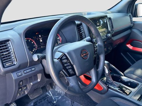 Used 2024 Nissan Frontier PRO-4X w/ Technology Package AWD/4WD image 9