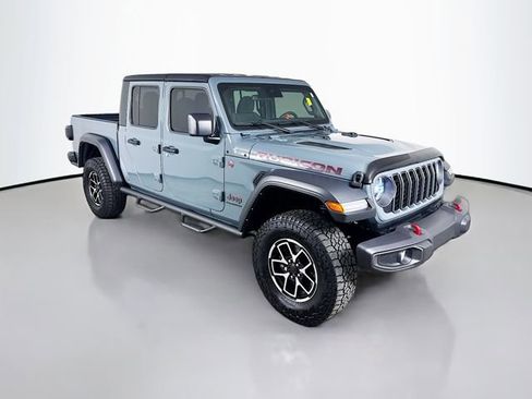 Used 2024 Jeep Gladiator Rubicon w/ Convenience Group AWD/4WD image 3