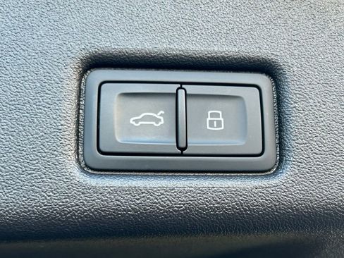 New 2025 Audi SQ5 Premium Plus image 56