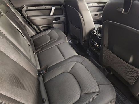 Used 2024 Land Rover Defender 110 X-Dynamic SE image 31