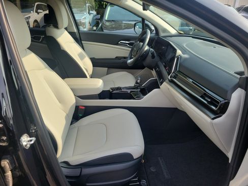 Certified 2024 Kia Sportage EX FWD image 7