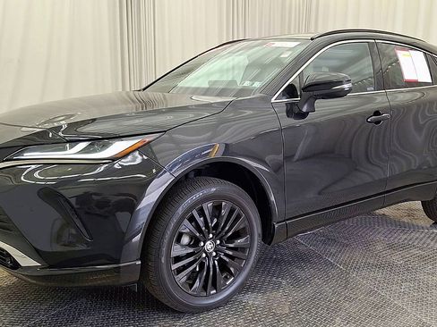 Used 2024 Toyota Venza Nightshade image 7