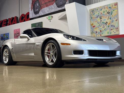 Used 2007 Chevrolet Corvette Z06 w/ Preferred Equipment Group RWD image 26