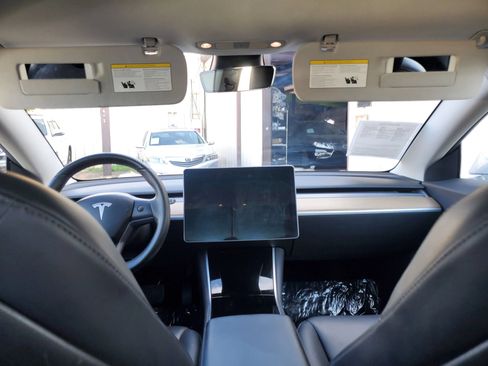 Used 2018 Tesla Model 3 Long Range RWD image 29
