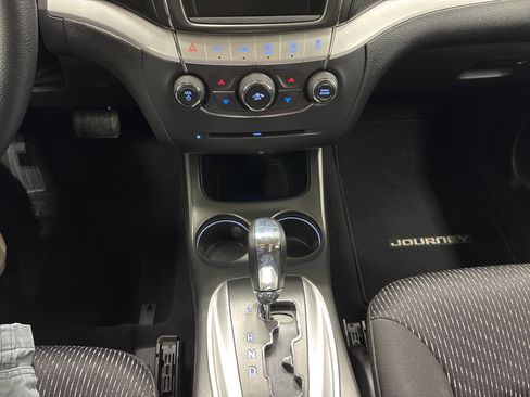 Used 2017 Dodge Journey SE FWD image 18