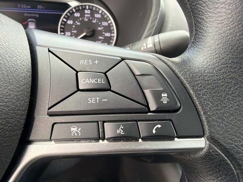 Used 2025 Nissan Sentra SV FWD image 25