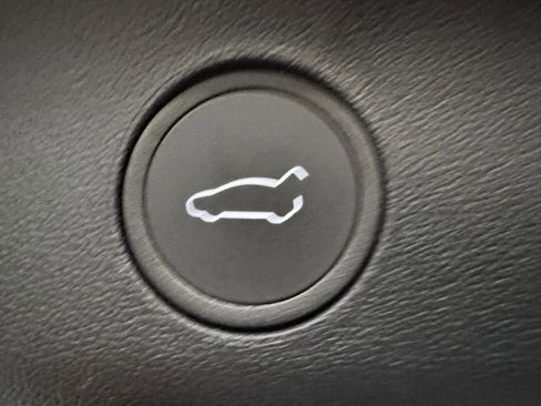 Used 2023 Tesla Model Y Performance AWD/4WD image 36