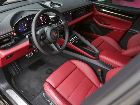 New 2025 Porsche Macan 4S Electric image 4