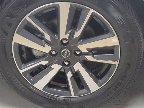 Used 2025 Nissan Versa SV FWD image 31